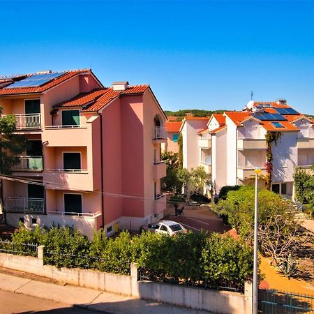 Pansion Hrga Hotel Vodice Bagian luar foto