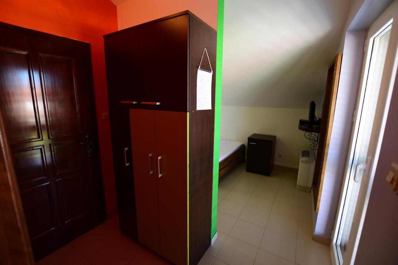 Pansion Hrga Hotel Vodice Bagian luar foto