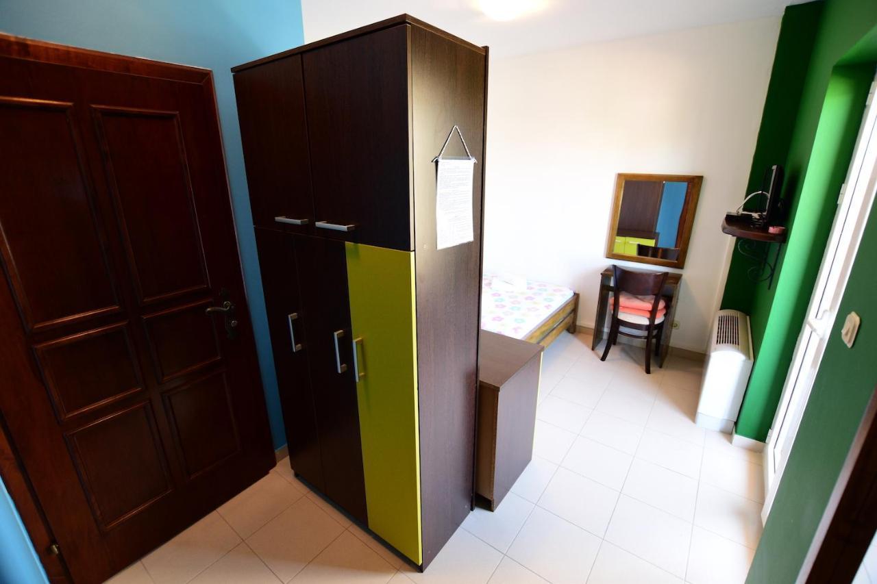 Pansion Hrga Hotel Vodice Bagian luar foto