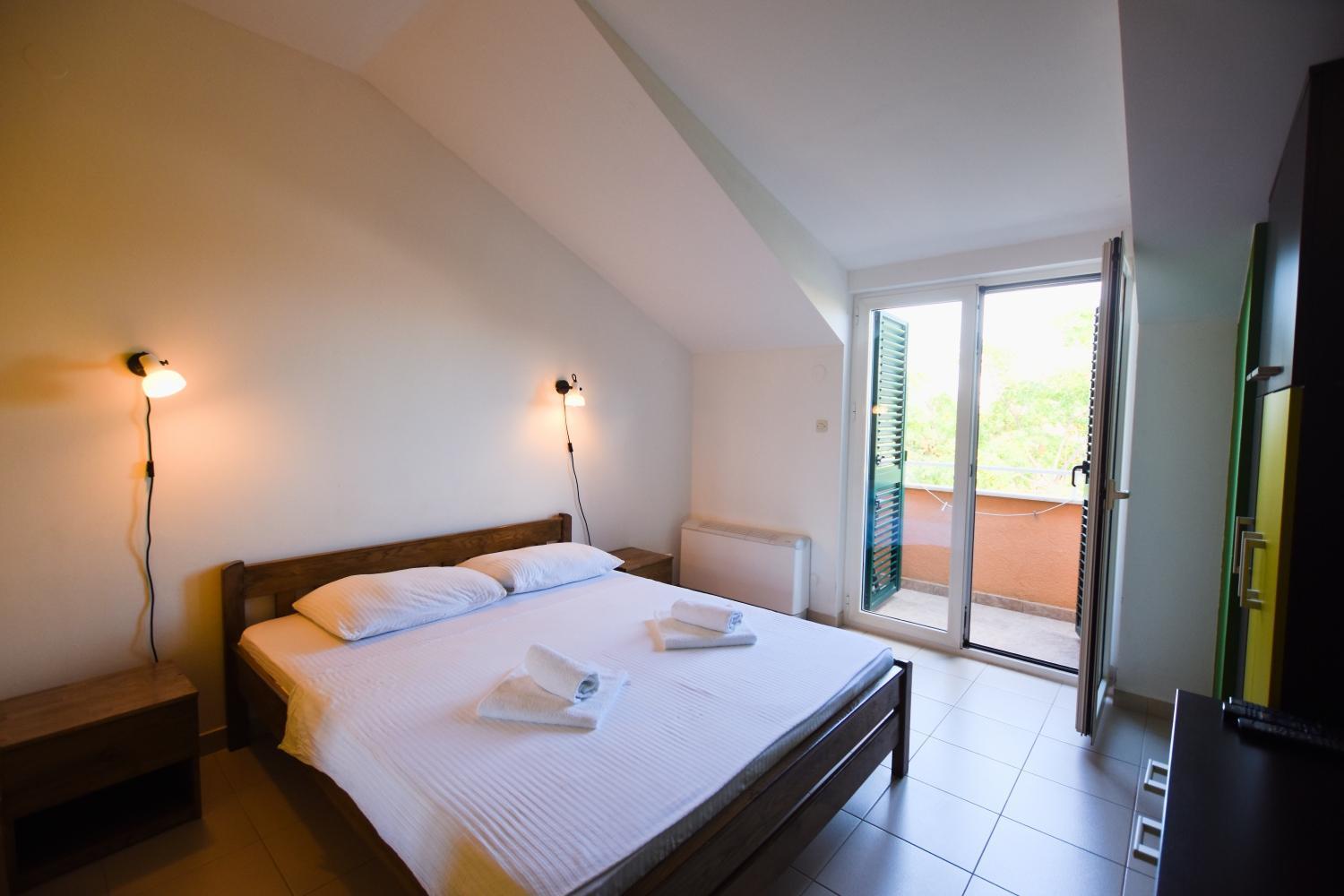 Pansion Hrga Hotel Vodice Bagian luar foto