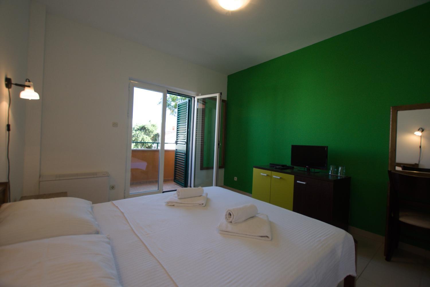 Pansion Hrga Hotel Vodice Bagian luar foto