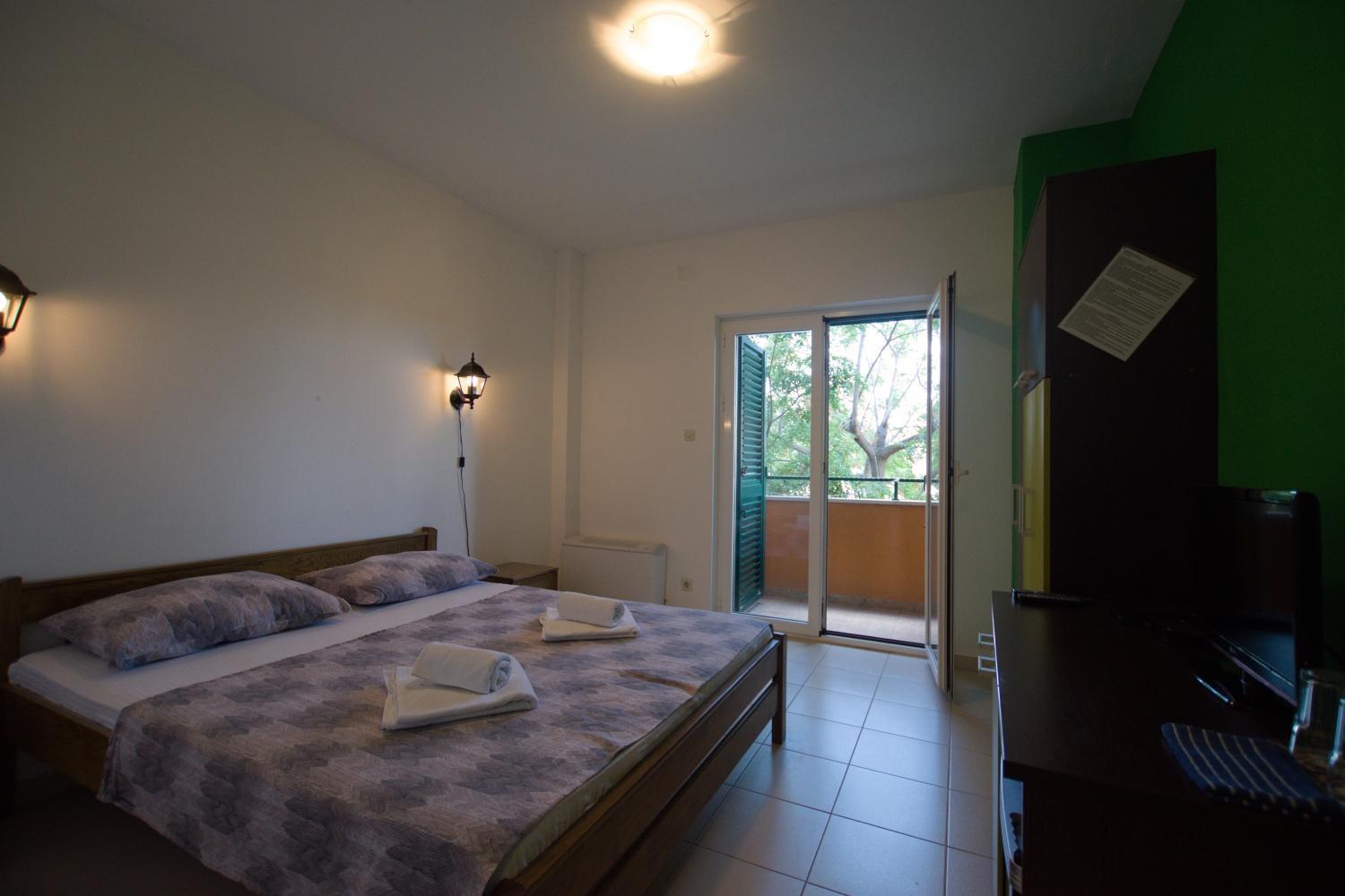 Pansion Hrga Hotel Vodice Bagian luar foto