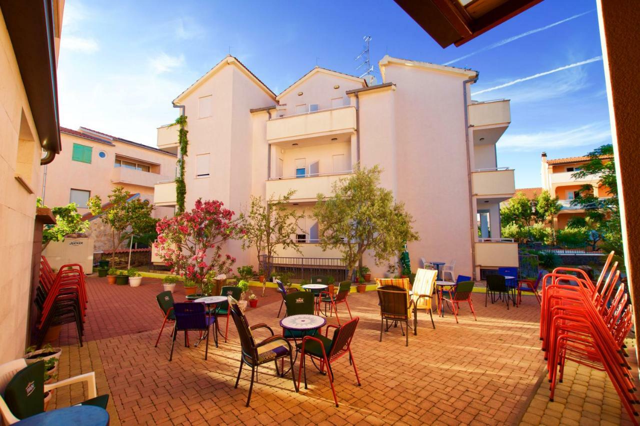 Pansion Hrga Hotel Vodice Bagian luar foto