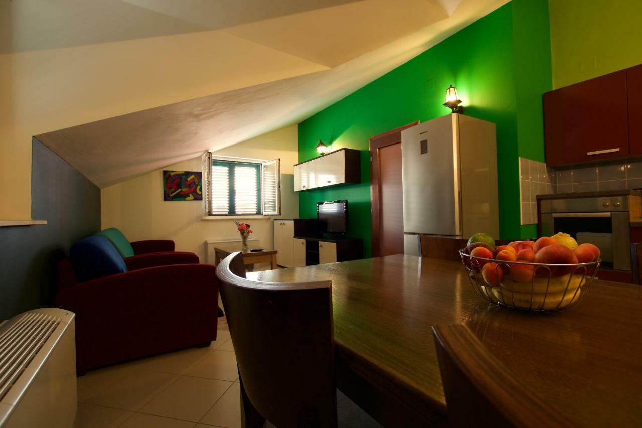Pansion Hrga Hotel Vodice Bagian luar foto