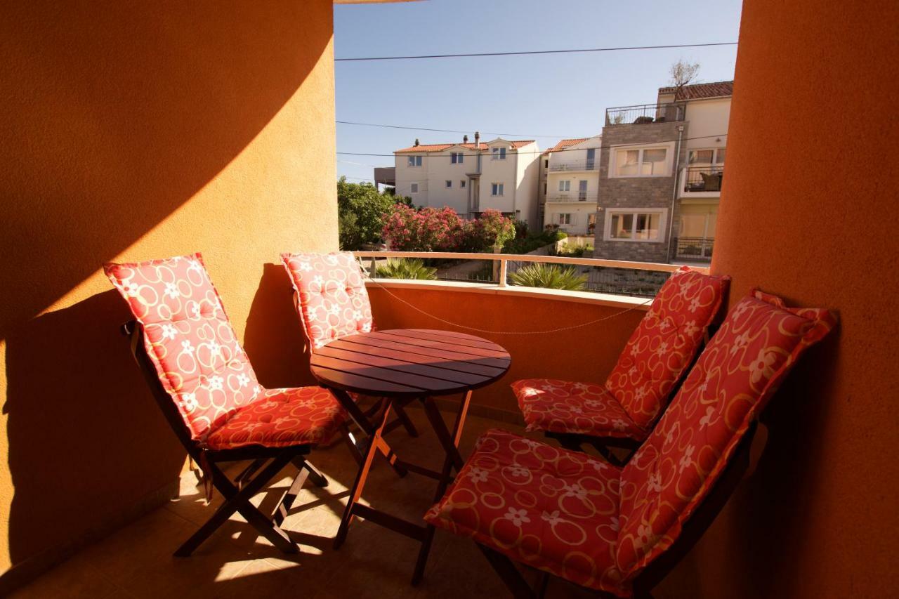 Pansion Hrga Hotel Vodice Bagian luar foto