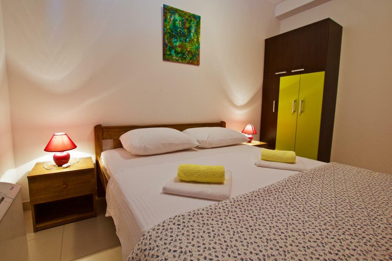 Pansion Hrga Hotel Vodice Bagian luar foto