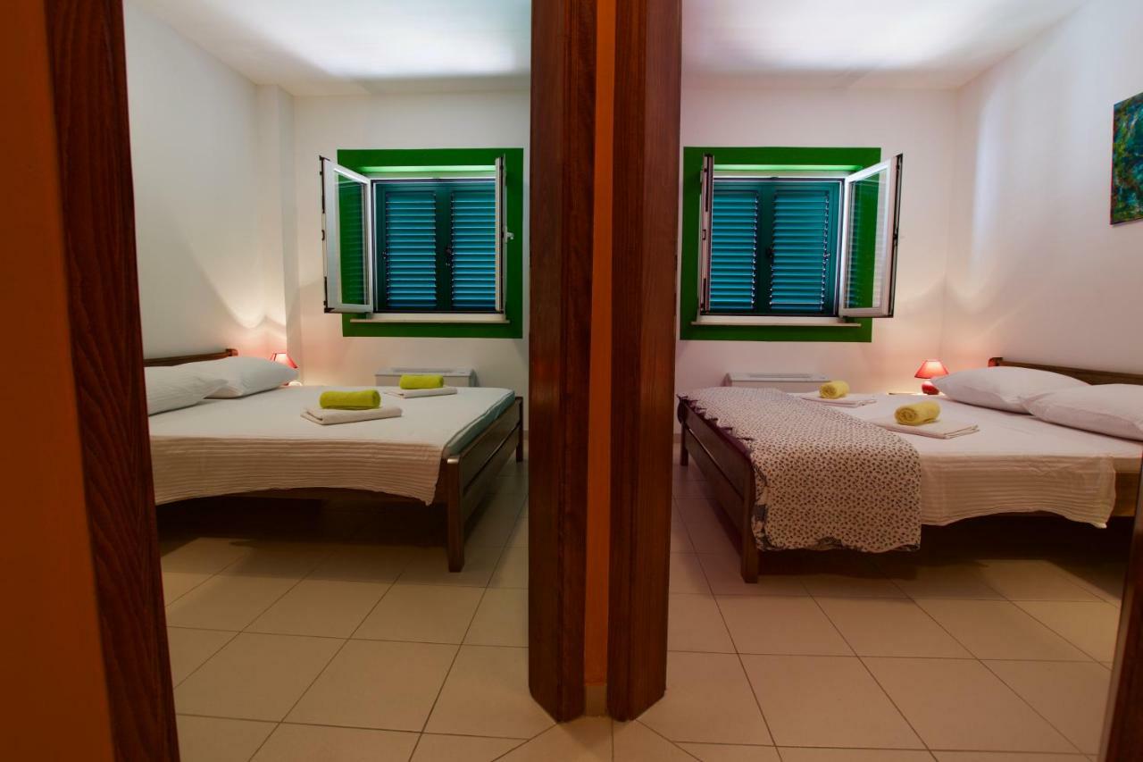 Pansion Hrga Hotel Vodice Bagian luar foto