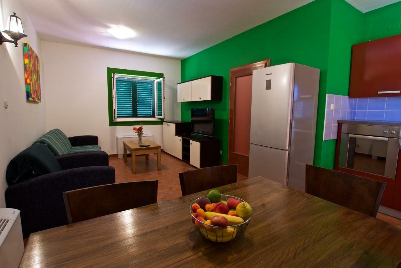 Pansion Hrga Hotel Vodice Bagian luar foto