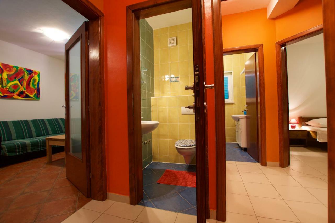 Pansion Hrga Hotel Vodice Bagian luar foto