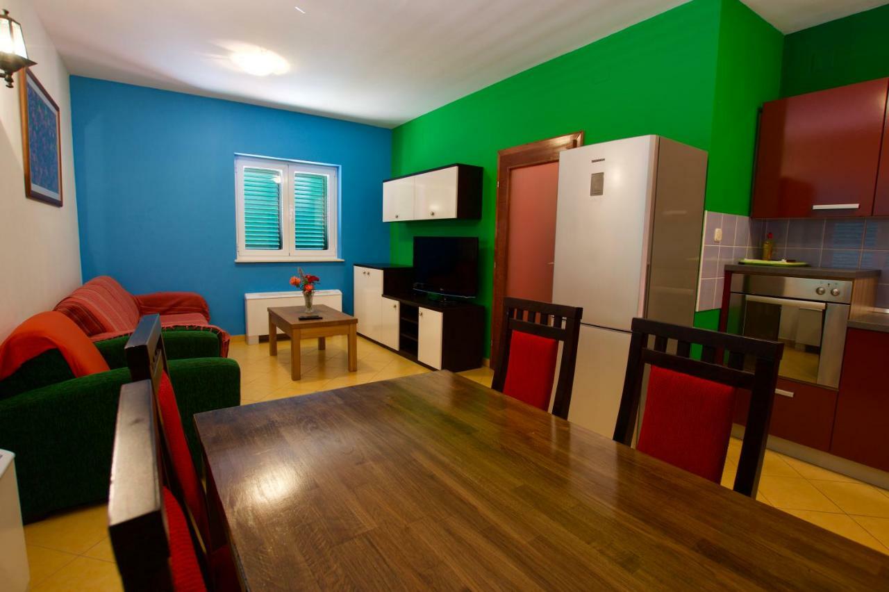 Pansion Hrga Hotel Vodice Bagian luar foto