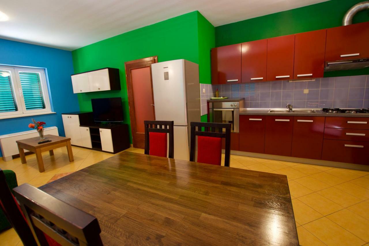 Pansion Hrga Hotel Vodice Bagian luar foto