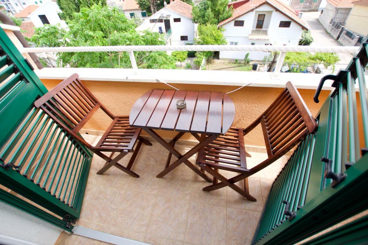 Pansion Hrga Hotel Vodice Bagian luar foto