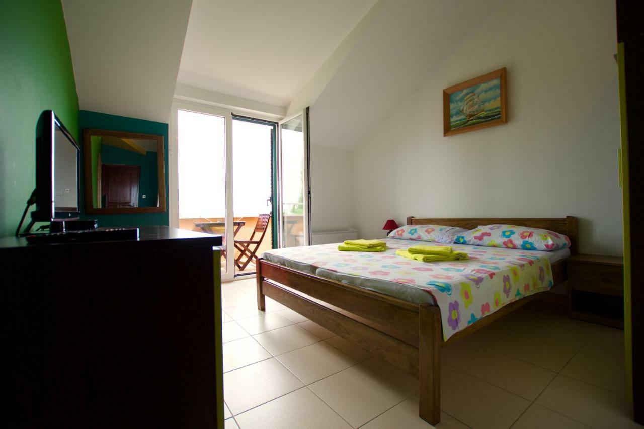Pansion Hrga Hotel Vodice Bagian luar foto