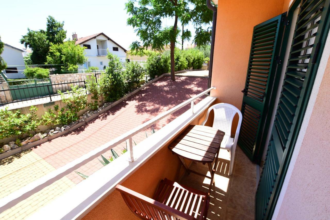 Pansion Hrga Hotel Vodice Bagian luar foto