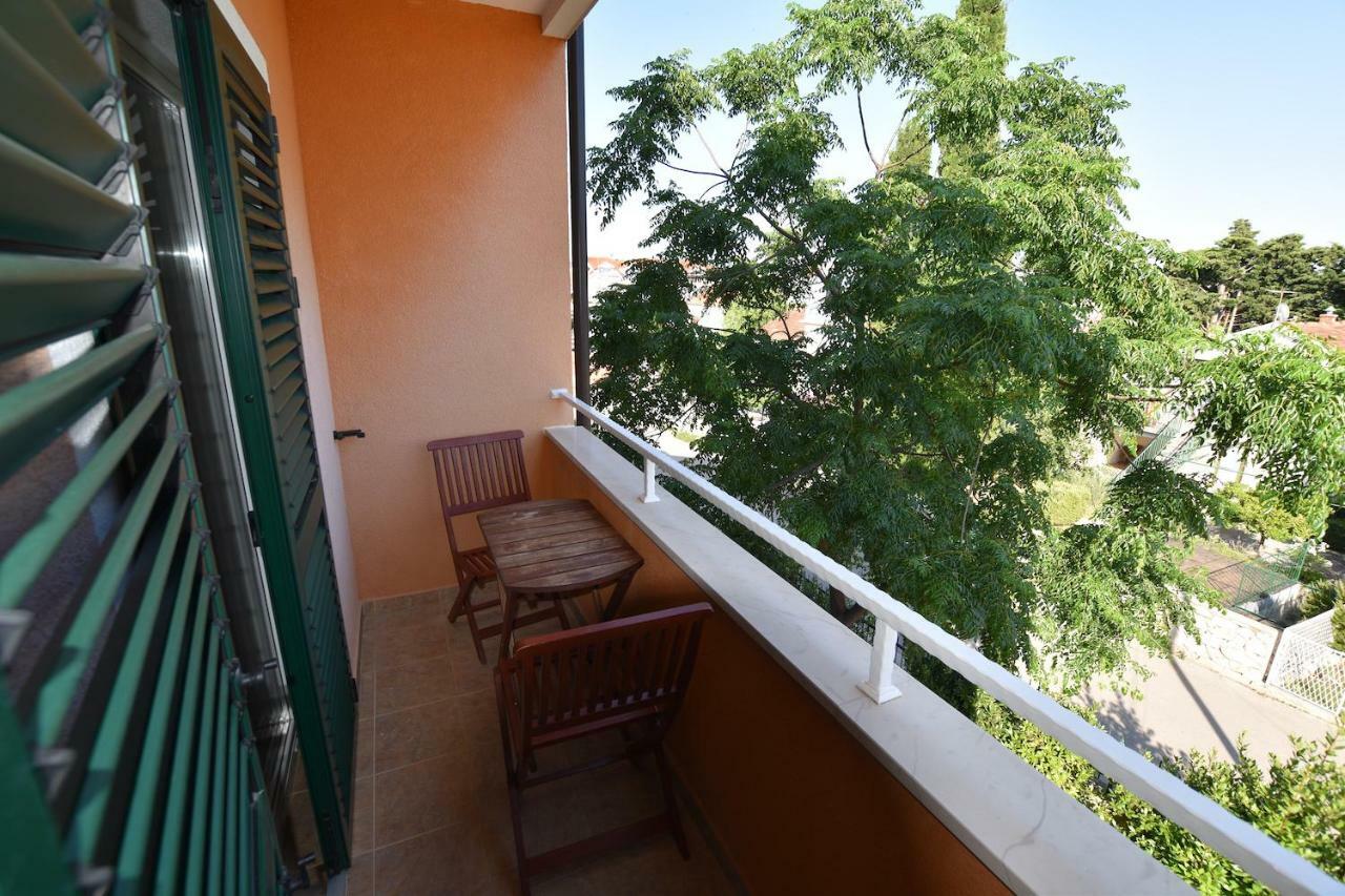 Pansion Hrga Hotel Vodice Bagian luar foto