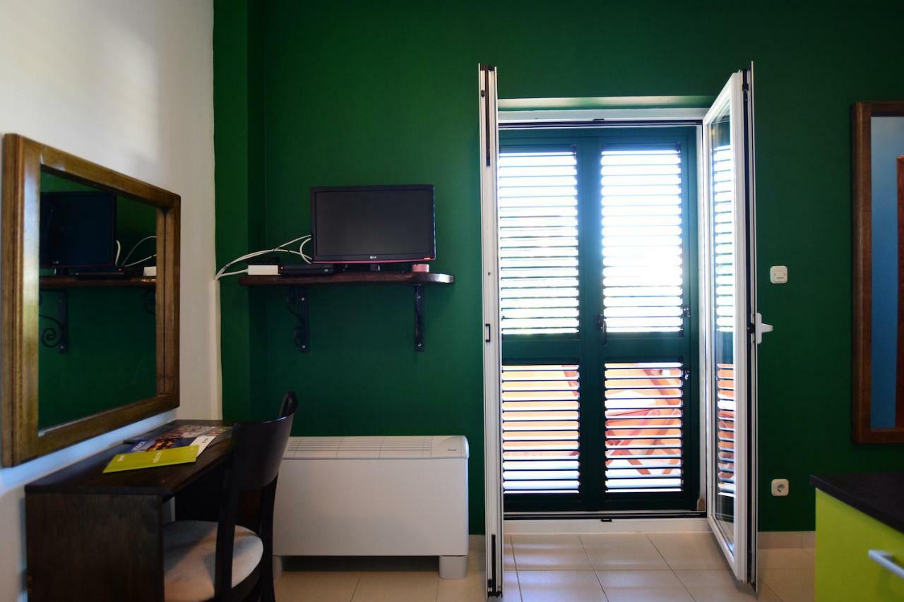 Pansion Hrga Hotel Vodice Bagian luar foto