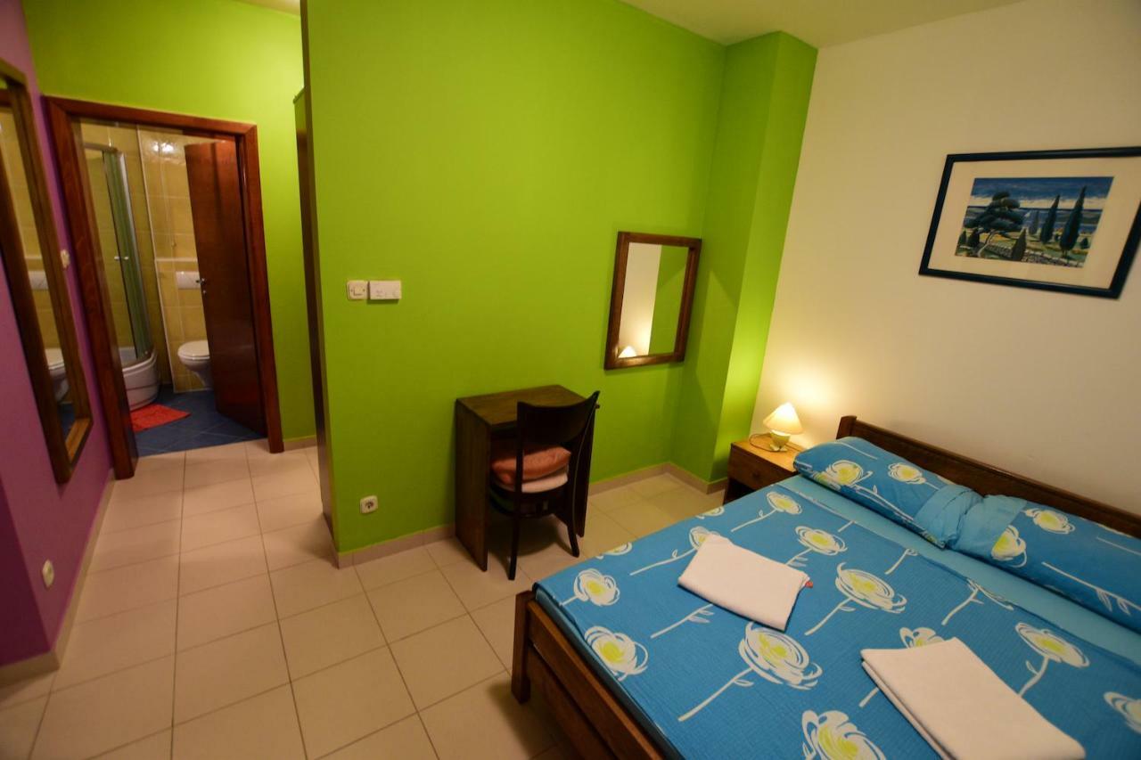 Pansion Hrga Hotel Vodice Bagian luar foto