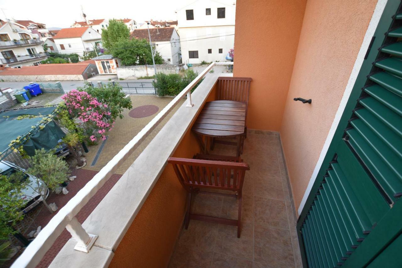 Pansion Hrga Hotel Vodice Bagian luar foto
