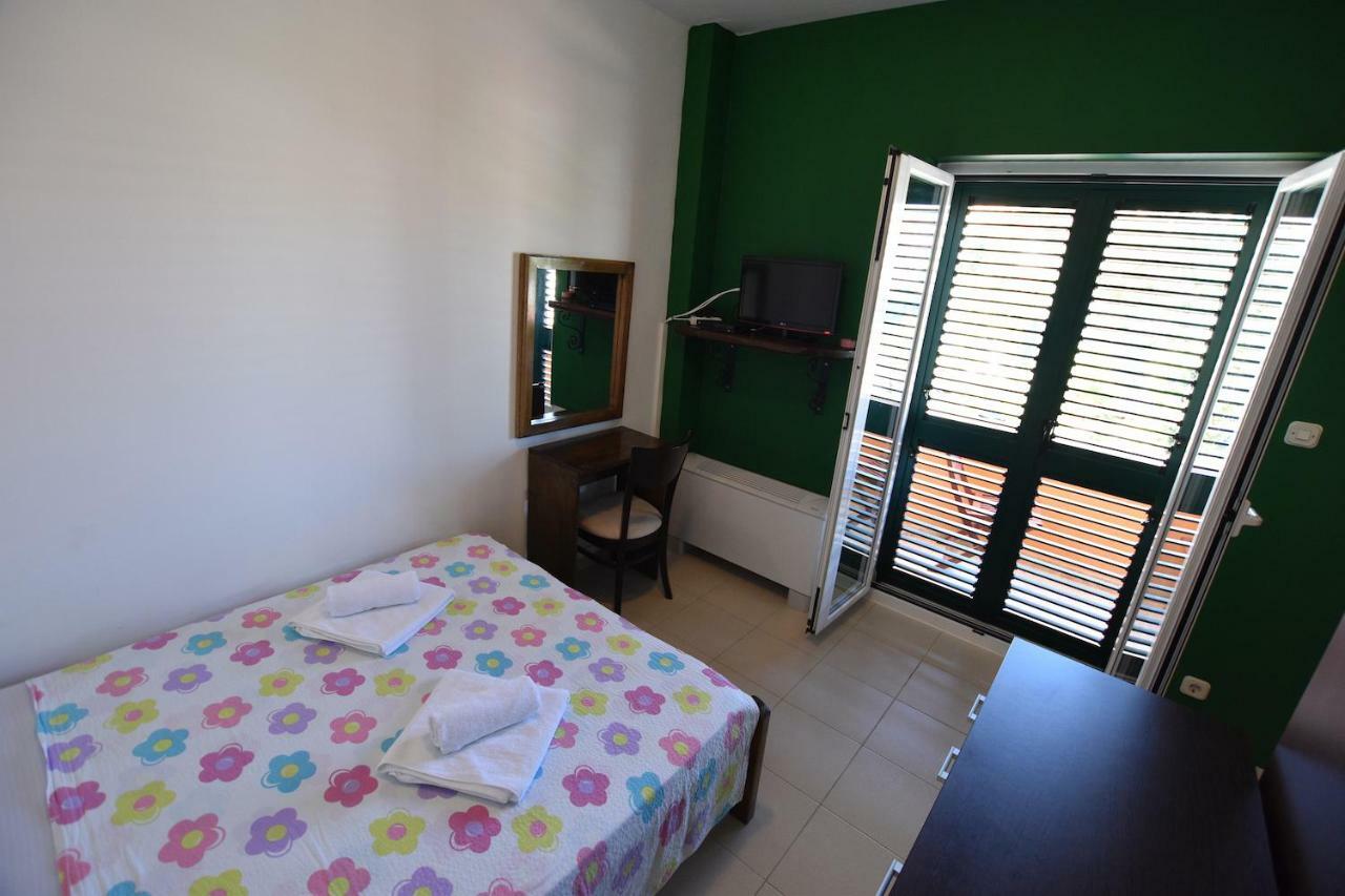 Pansion Hrga Hotel Vodice Bagian luar foto